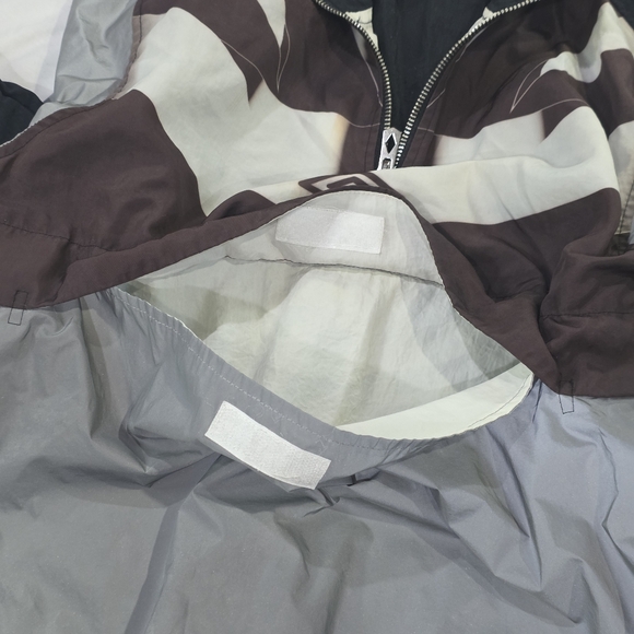 Umbro Premier Reflective Lightweight Quarter Zip Training Pullover Jacket. S - Picture 5 of 12